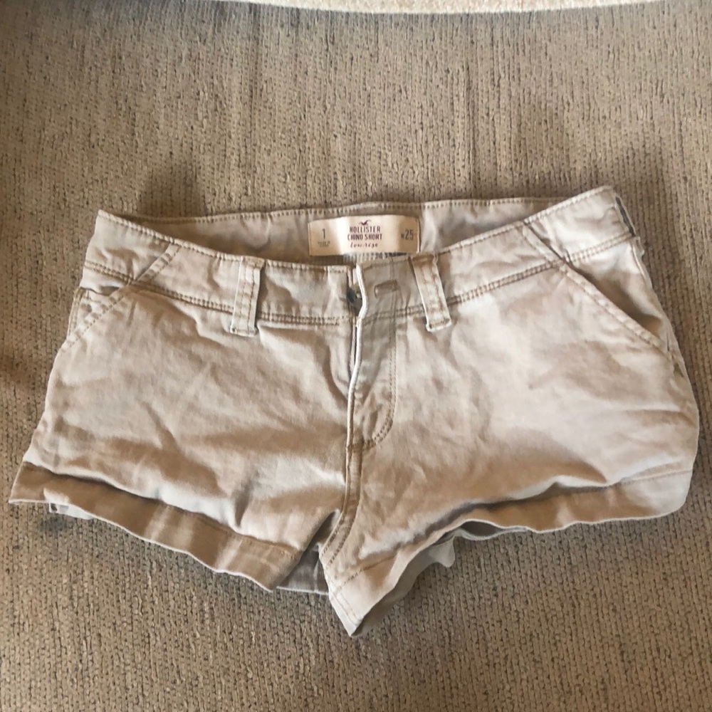 Hollister low rise khaki shorts